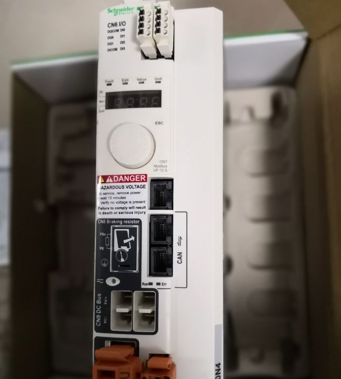 LXM32CU90M2施耐德LXM32C運(yùn)動伺服驅(qū)動器9ARMS峰值電流單相230V