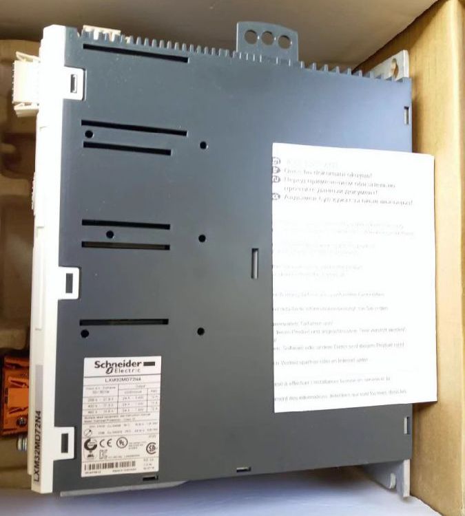 原裝施耐德LXM32SD12N4代理商LXM32S驅(qū)動(dòng)器12ARMS峰值電流3相480V