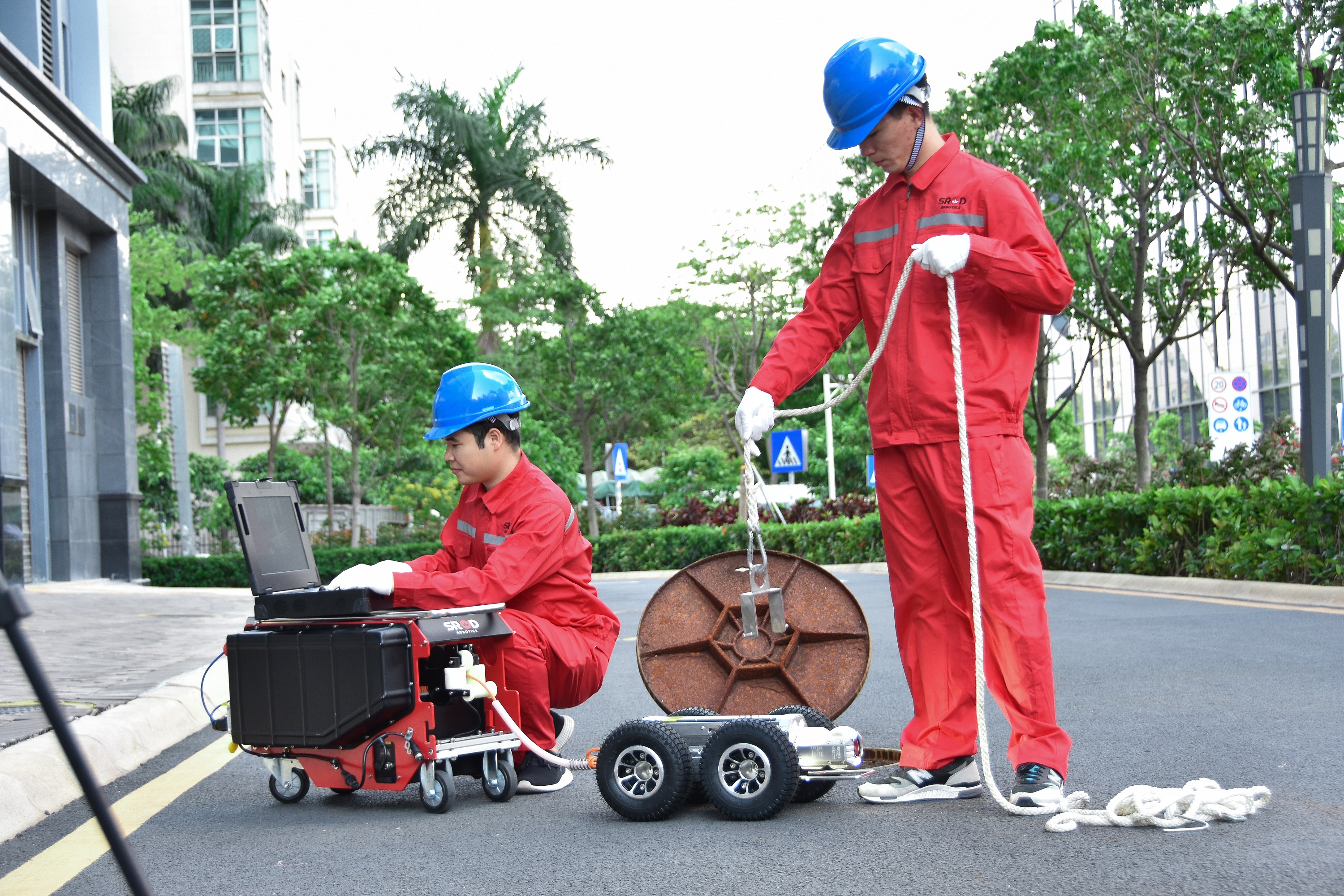 便攜式平板控制終端施羅德管道機(jī)器人S190A無線操控?cái)y帶方便