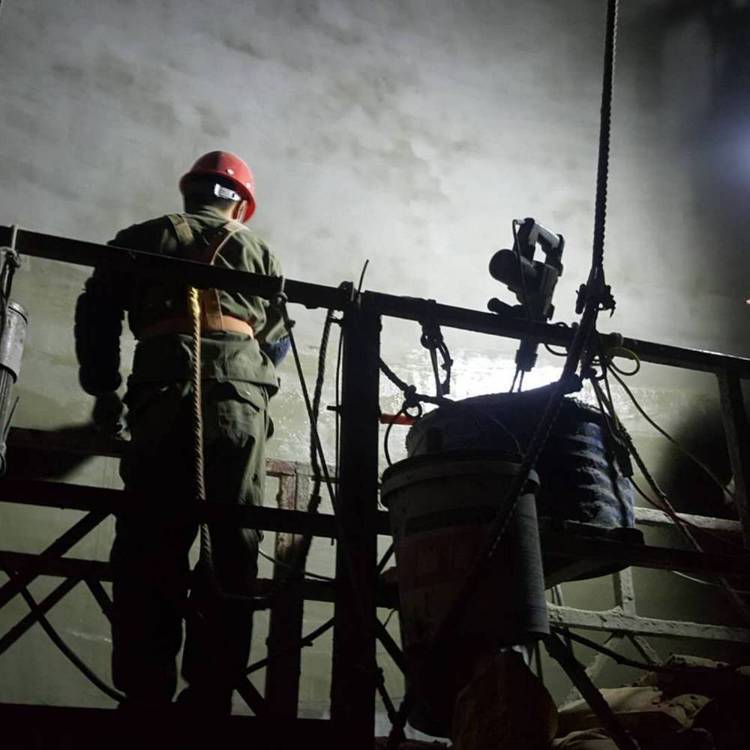 煙囪內(nèi)壁維修煙道貼布防腐煙筒貼陶瓷?；u