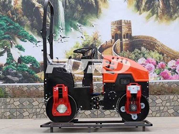 880小型壓路機(jī)橘紅色款座駕式小空間作業(yè)轉(zhuǎn)向靈活
