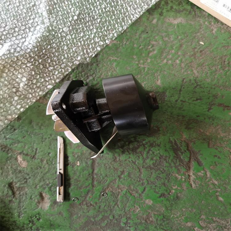 康明斯QSB6.7QSB4.5發(fā)動(dòng)機(jī)前支架39550784BT3.9柴油機(jī)