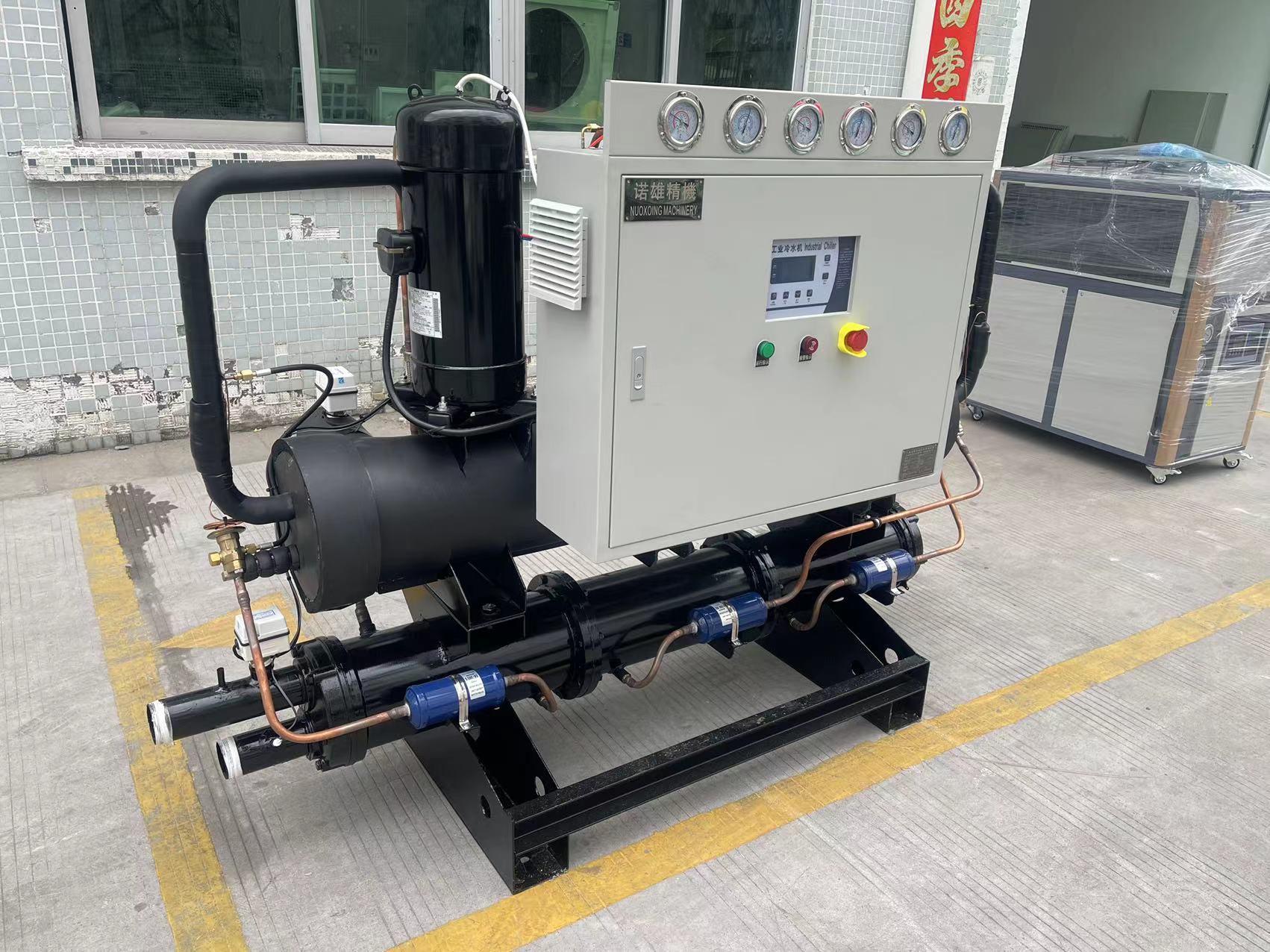 混凝土攪拌罐水池水箱低溫冷水機組工業(yè)水冷開放式風冷螺桿冷水機