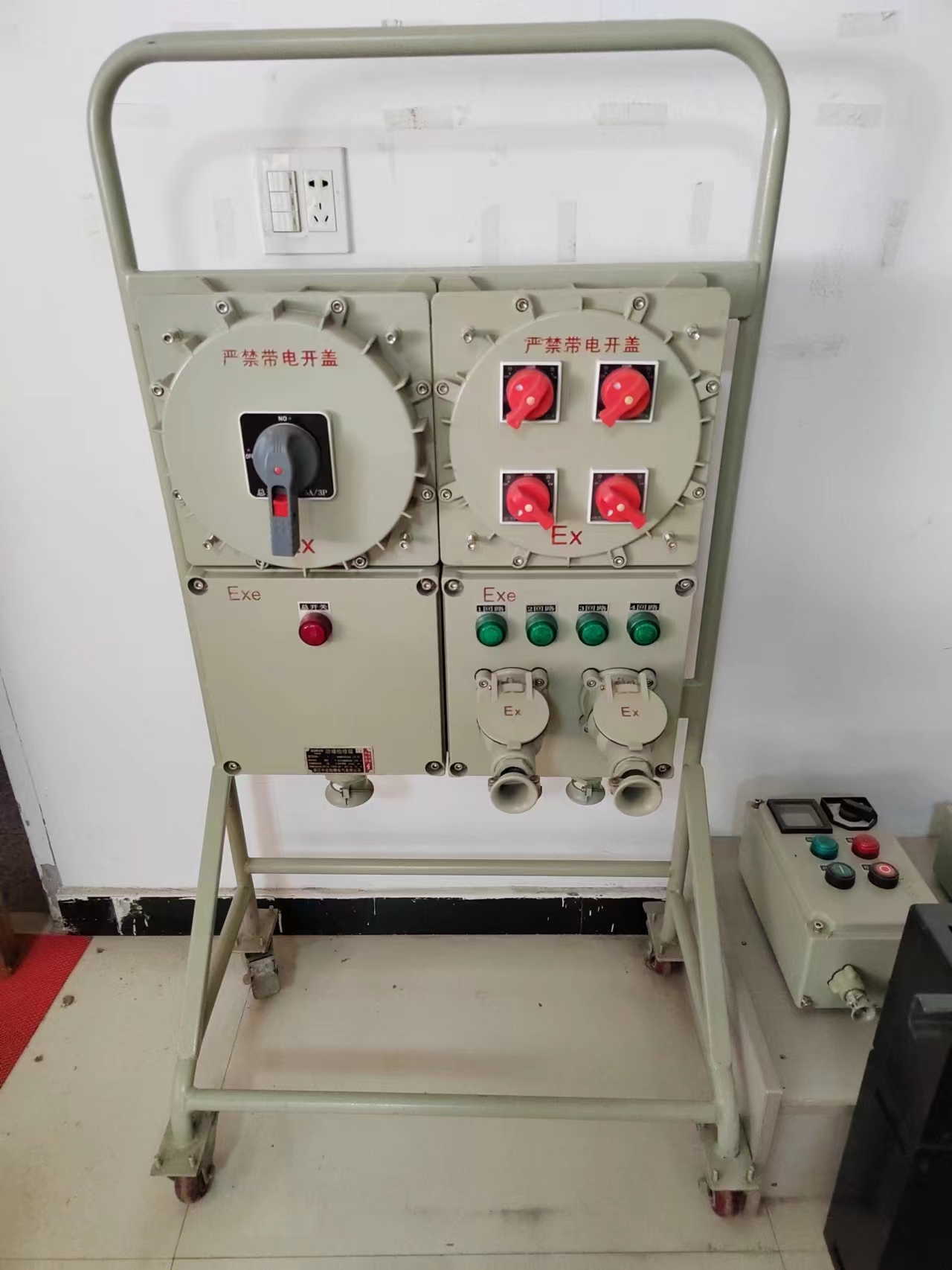 BXX52防爆照明動(dòng)力箱電控箱戶外防爆電源檢修箱非標(biāo)定做