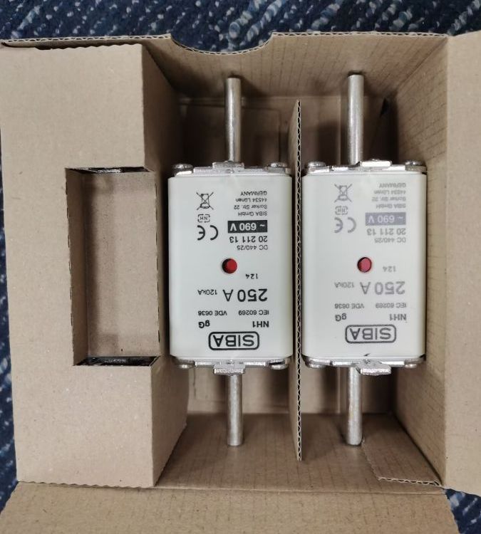 賽晶現(xiàn)貨空運(yùn)SIBA電力熔斷器2000013.25西霸全系列