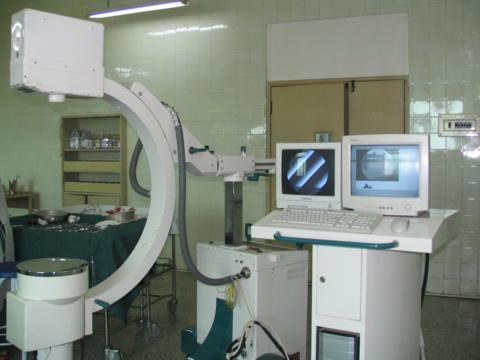百騰高頻源移動式C臂X射線機BG9000-1型百萬像素，透視和攝影
