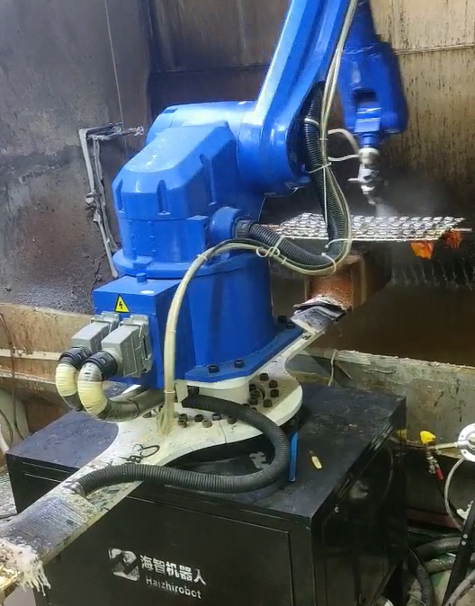 多工位玩具銘牌標(biāo)擺盤整板小五金塑膠件噴漆機(jī)器人機(jī)械手臂