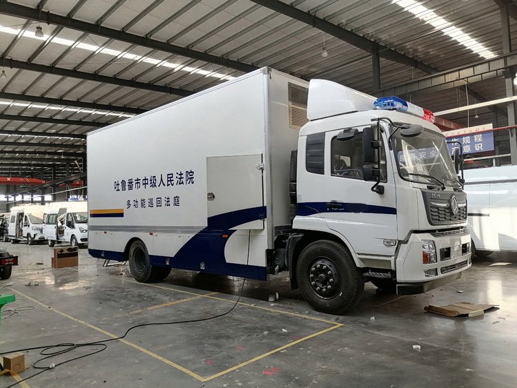 流動(dòng)公開法庭調(diào)解車移動(dòng)巡回法院審判車東風(fēng)車載便民普法車