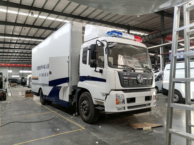 法院流動宣傳車車載法庭調(diào)解執(zhí)行車移動巡回審理審判車