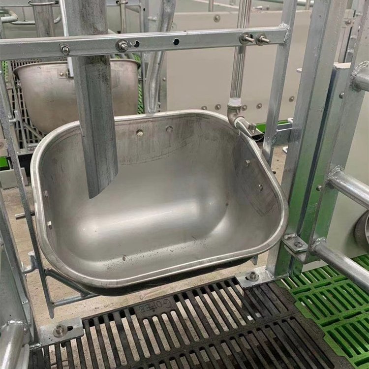 世昌畜牧機(jī)械供應(yīng)豬用設(shè)備不銹鋼產(chǎn)床料槽011