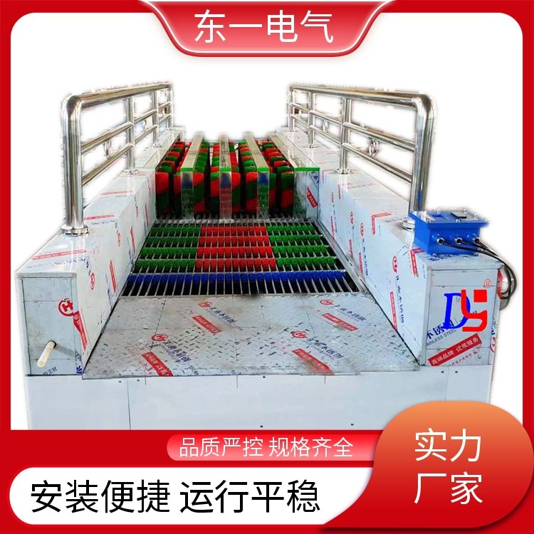 東一電氣鏡面不銹鋼自動噴淋洗靴機性能卓越批發(fā)定制現(xiàn)貨直供