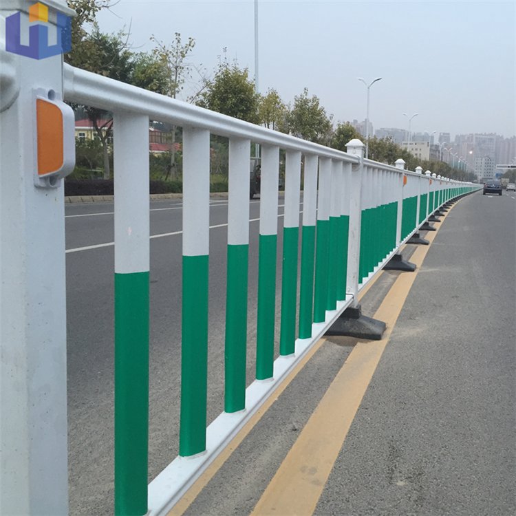 供機(jī)非中央隔離塑鋼道路護(hù)欄馬路交通安全圍欄