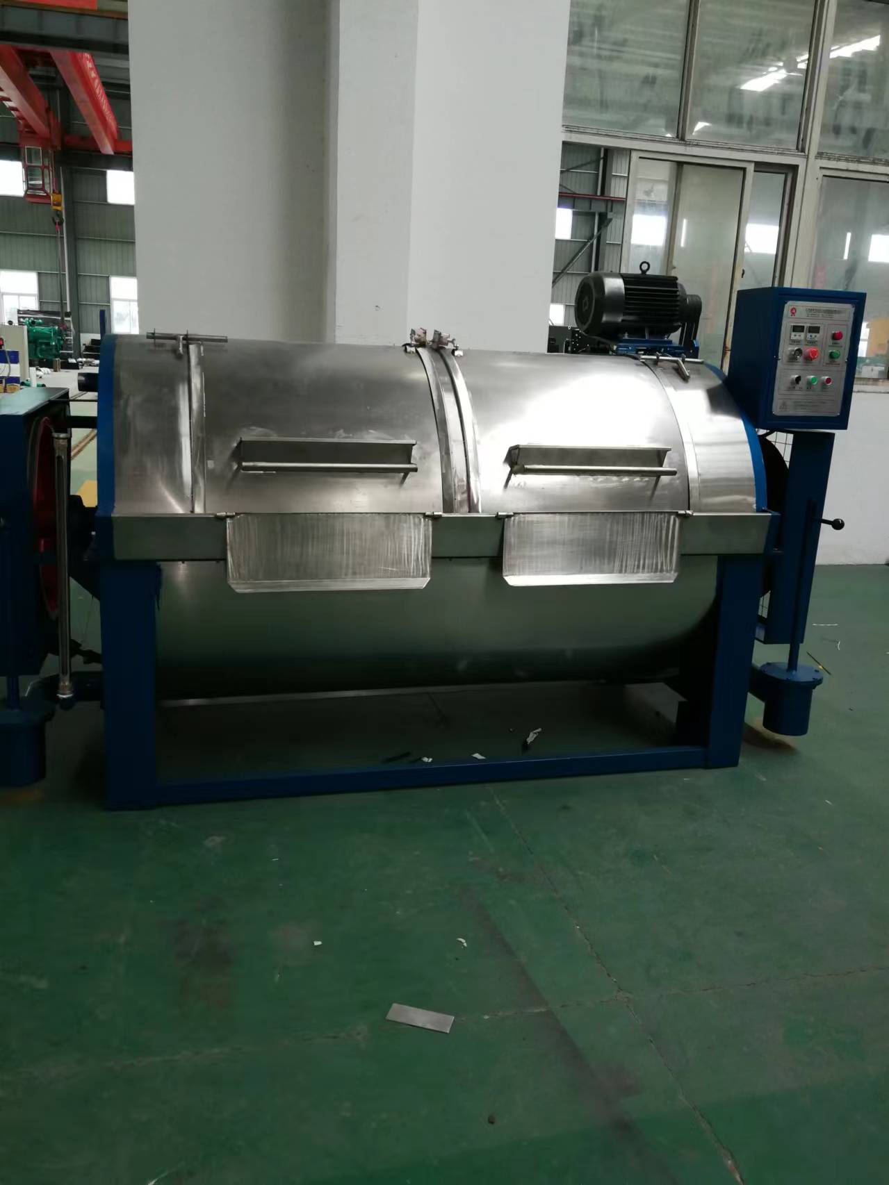 海鋒服裝廠用大型布料水洗機(jī)半自動工業(yè)洗衣機(jī)大容量洗滌設(shè)備