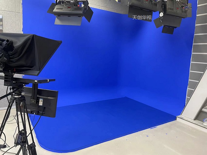 天創(chuàng)華視50平藍(lán)綠色全新新聞財(cái)經(jīng)系統(tǒng)節(jié)目錄制虛擬演播室全國搭建