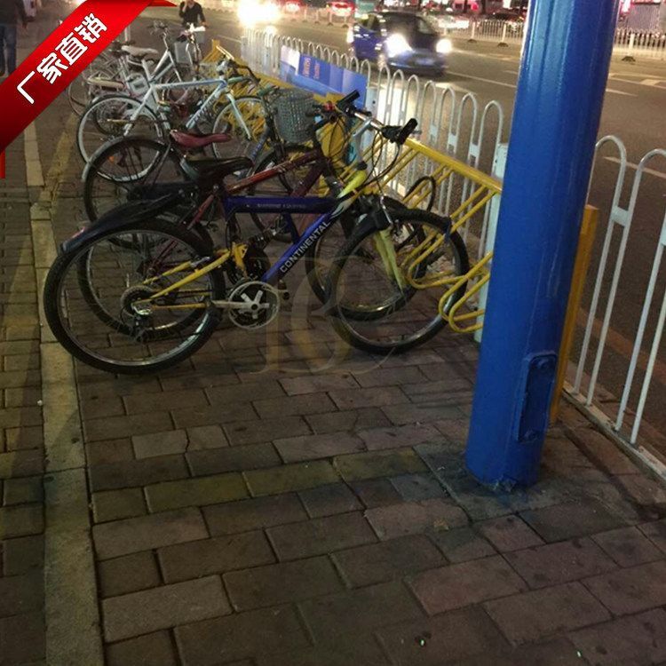 自行車停車架立體插入式鍍鋅管自行車擺放架常規(guī)3米7個停車位博昌停車架工廠