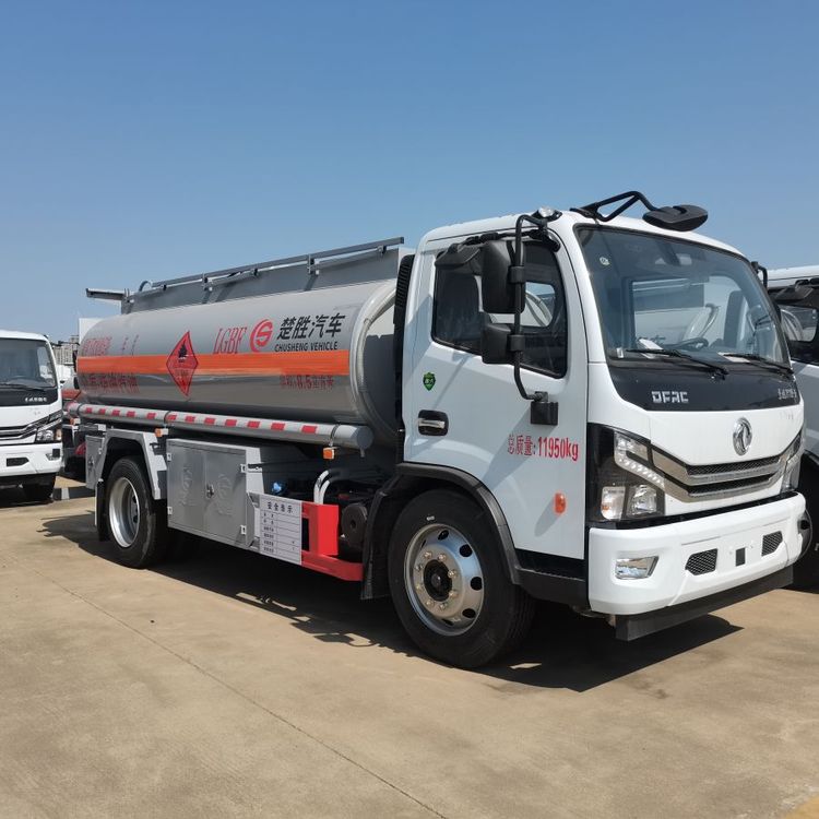 東風(fēng)多利卡8方運(yùn)油車9方油罐車碳鋼罐體全國上戶