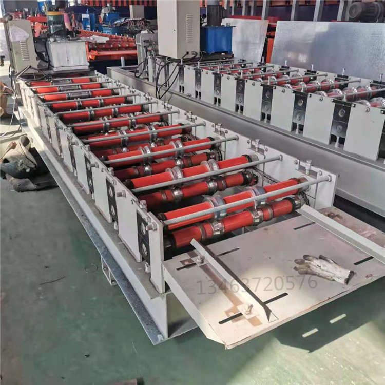 供應(yīng)鋁箔地暖板成型機(jī)壓瓦機(jī)地暖模塊線槽機(jī)全自動不銹鋼樓房裝修
