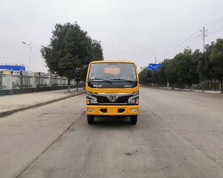 東風(fēng)福瑞卡玉柴140馬力污泥自卸車廂式5方高效運(yùn)輸