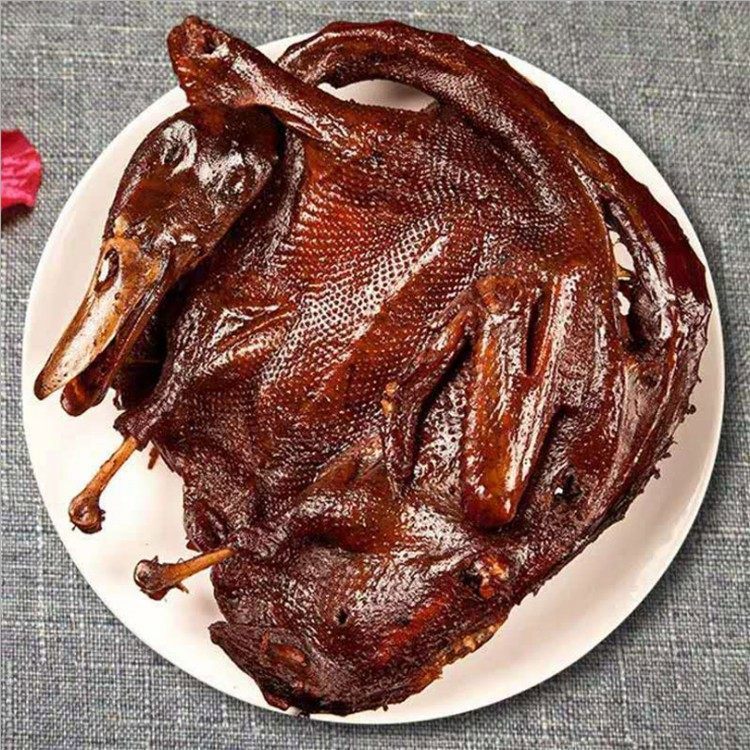 醬板鴨山東特產(chǎn)鹵味零食腌制熟食整鴨肉真空包裝